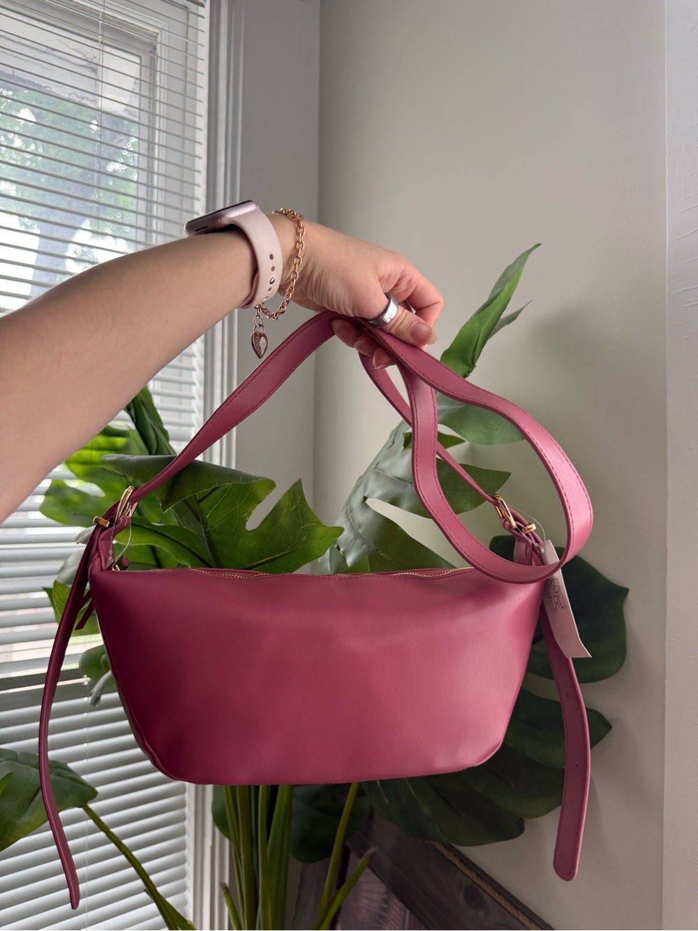 Women’s Pink Shoulder Bag - Sleek Leather Crossbody